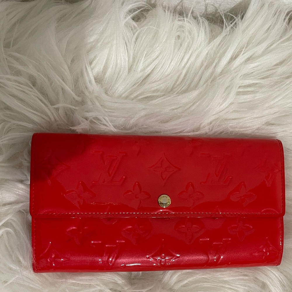 SOLD 🤩🤩🤩Louis Wallet Orange-Red Color woth COA